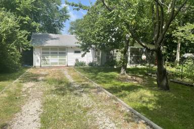 Main picture of 2417 SE Wisconsin Ave