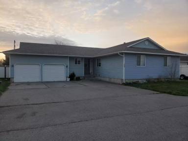 Main picture of 3490 Obryant St