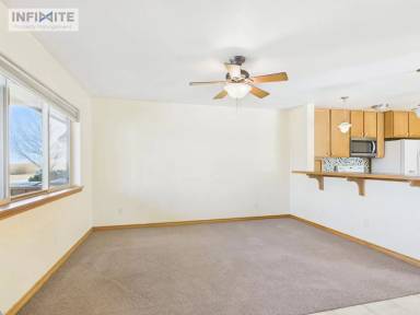 Main picture of 82 N Hanley Ave
