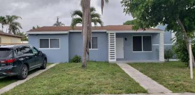 Main picture of 835 NE 178th Ter