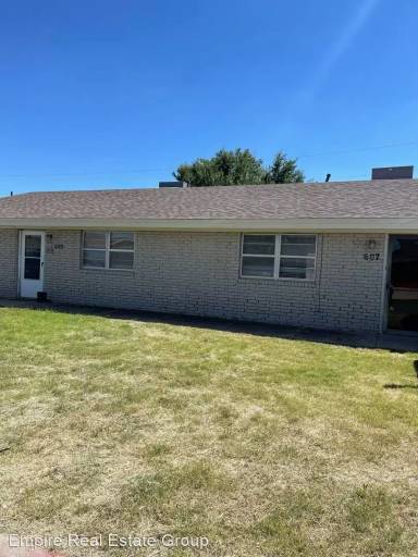 Main picture of 607 E Sunset Cir