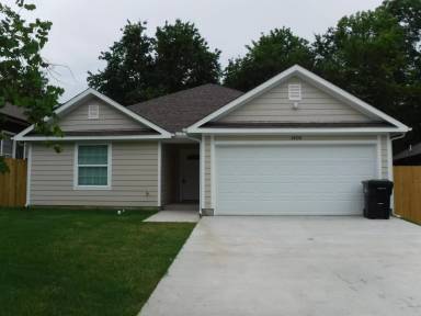 Main picture of 1406 W Sears St
