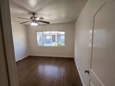 Main picture of 3552 Brenton Ave