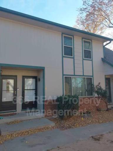 Main picture of 909 44th Avenue Ct