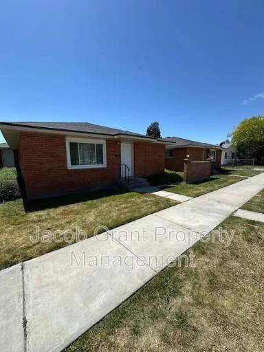 Main picture of 143 W Fremont Ave