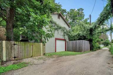 Main picture of 2002 Willow St