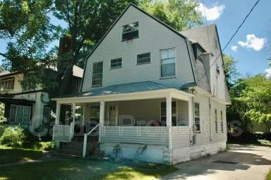 Main picture of 141 Fuller Ave SE