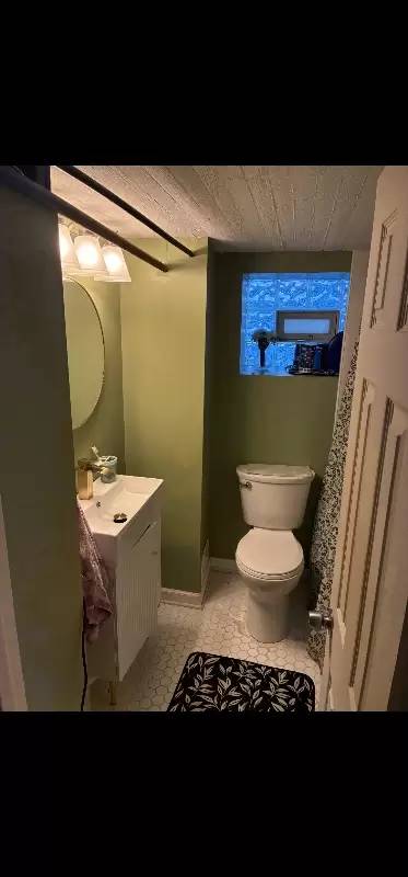 Main picture of 2025 68th Ave