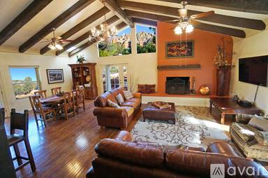 Main picture of 225 Quail Hollow Dr