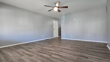 Main picture of 4414 N Kenyon Ave