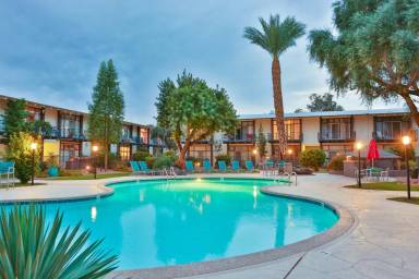 Main picture of Camelback Flats