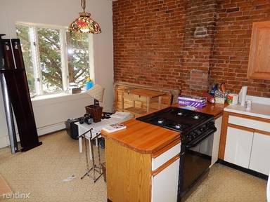 Main picture of 17 Howe St