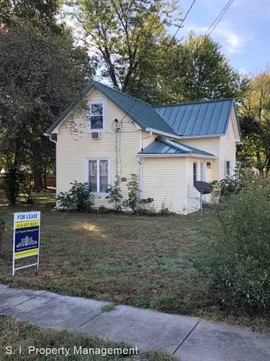 Main picture of 700 E Matthew St