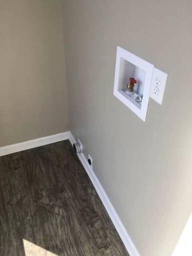 Main picture of 990 Adams Ave