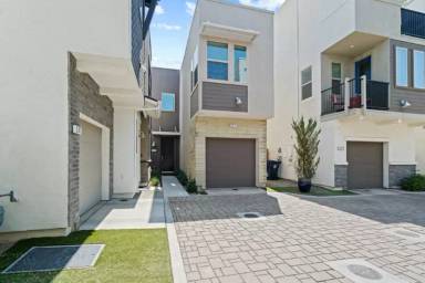 Main picture of 271 Log Pond Ln