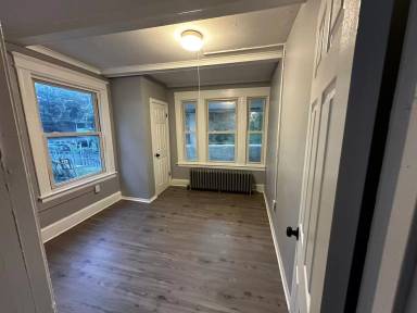 Main picture of 204 Plaza Ave