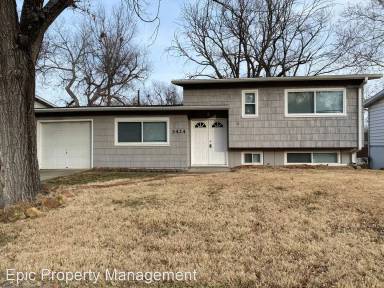 Main picture of 3424 SW Lakeside Dr