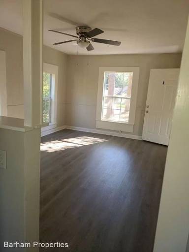 Main picture of 215 Davis St