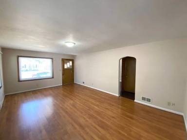 Main picture of 2325 W Kellogg Ave