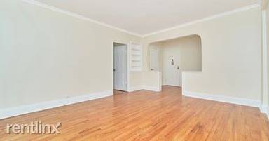 Main picture of 126 E 24th St