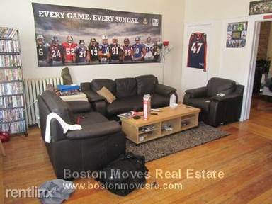 Main picture of 210 Hemenway St