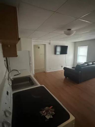 Main picture of 14 E 3rd St