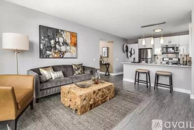 Main picture of 1001 South State
