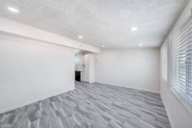 Main picture of 6547 Persia Ave
