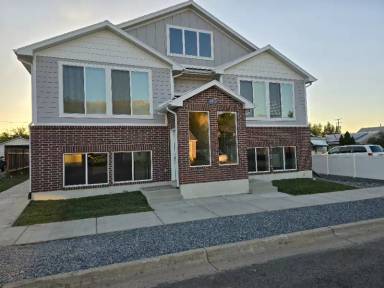 Main picture of 3813 Ogden Ave