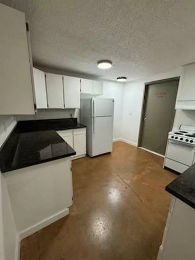 Main picture of 345 E Oregon Ave Apartments