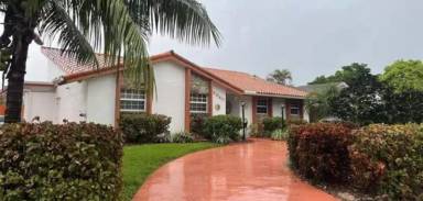 Main picture of 2041 NE 7 Pl Studio