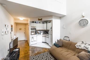 Main picture of 220 E 24th St