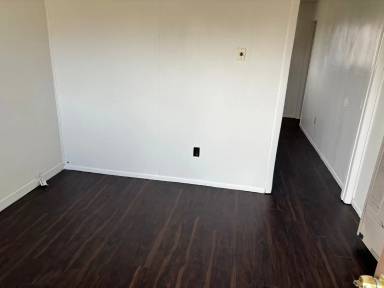 Main picture of 404 E Broadway Ave
