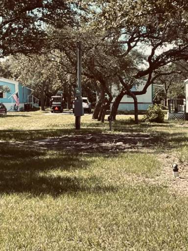 Main picture of 1800 N Live Oak St