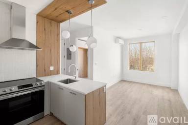 Main picture of 135 Moffat St