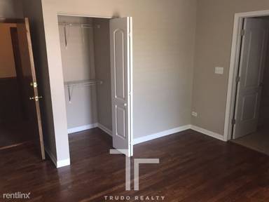 Main picture of 3524 N Marshfield Ave