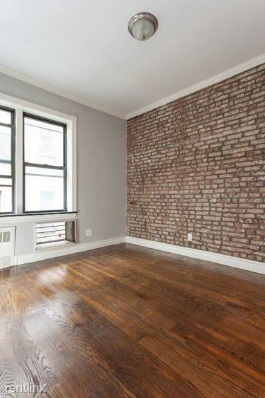 Main picture of 290 W 12th St