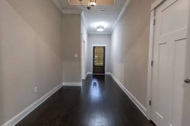 Main picture of 412 Scarlett Ave