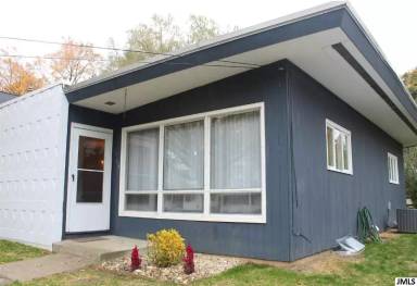 Main picture of 765 Douglas St