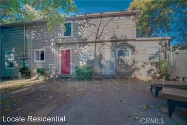 Main picture of 331 W 8th St