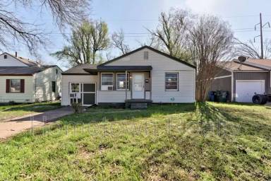 Main picture of 412 Monroney Dr