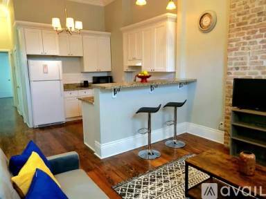 Main picture of 2214 Terpsichore St