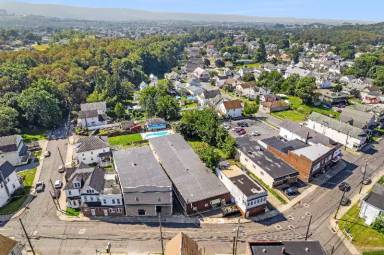 Main picture of 101 E Main St