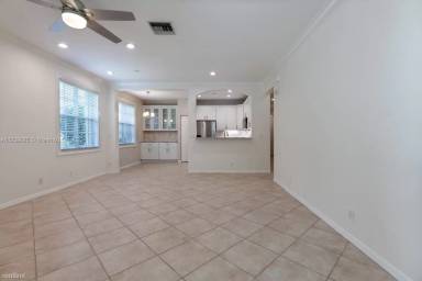 Main picture of 140 Evergrene Pkwy