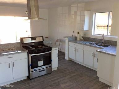 Main picture of 16041 Devonshire St