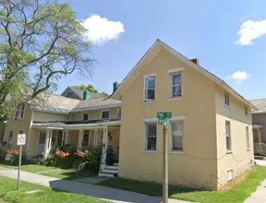 Main picture of 202 Pine St