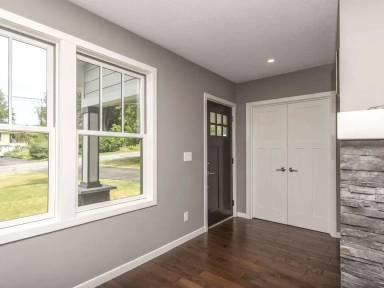 Main picture of 5321 Interlachen Blvd