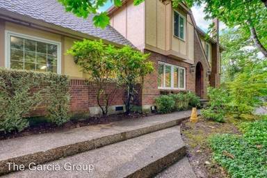 Main picture of 1736 Palisades Terrace Dr