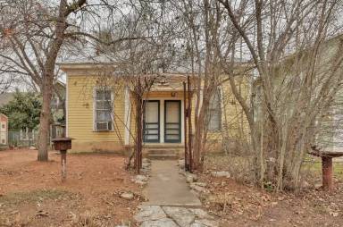 Main picture of 1704 Garden St - A