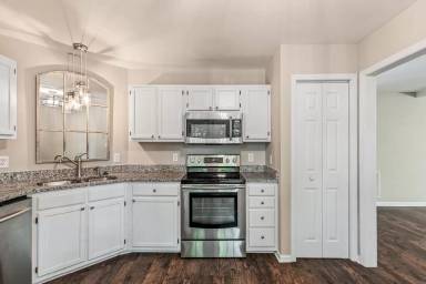 Main picture of 4207 King Edward Ct